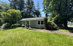 95 Riverside Drive, Hamden, CT 06518