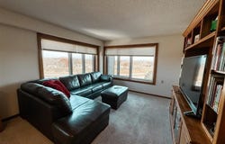 2200 Hamilton Drive, Ames, IA 50014