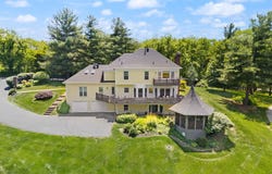 1518 Goshen Ln, Goshen, KY 40026