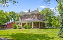 5322 SE Riverside Terrace, St Joseph, MO 64507