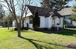 237 Wood Street S, Mora, MN 55051