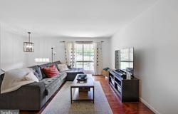 105 S SAINT PAUL STREET, HAMILTON, VA 20158