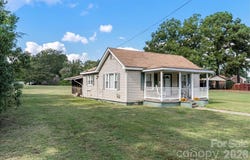 1313 Carolina Avenue, Roanoke Rapids, NC 27870