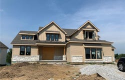2304 NE Shoal Creek Parkway, Kansas City, MO 64155