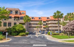 13 Harbourside Lane, Hilton Head Island, SC 29928