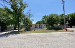 100 Cordelia, Del Rio, TX 78840
