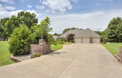 399 N Spinnaker Run, Stigler, OK 74462