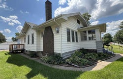 1123 E CENTRAL PARK Avenue, Davenport, IA 52803