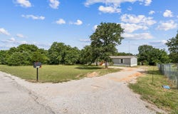 139 Cedar Drive, Azle, TX 76020
