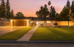15085 Oak Ranch Drive, Visalia, CA 93292