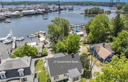 27 Government Street, Kittery, ME 03904