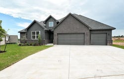 6016 Kinnick Drive, Edmond, OK 73034