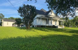 303 Danville St, Waldron, AR 72958