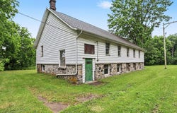 155 4th Street, Plainwell, MI 49080