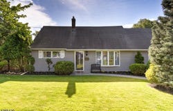 139 Donato Dr, Little Falls Twp., NJ 07424-1347