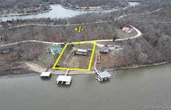 1522 Duncan Drive, Edwards, MO 65326