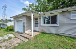 7750 Saxon Drive, Kirtland, OH 44094