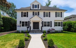 12 Shepherd Street, Rockville Centre, NY 11570