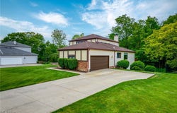 5810 Ely Vista Drive, Parma, OH 44129