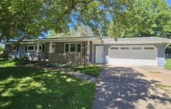 1600 N PALMETTO AVENUE, Marshfield, WI 54449