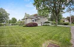 9 Birchwood Drive S, Saugerties, NY 12477