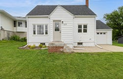 325 Pennsylvania Street, Carlisle, IA 50047