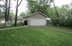 1121  10th St, Hawarden, IA 51023