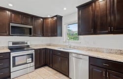 4952 Flamingo Dr, Whitehall, PA 15236