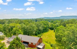 997 W 12th Street, Chickamauga, GA 30707