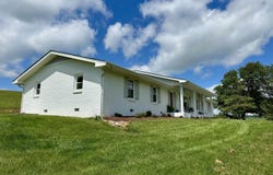 8467 Rich Valley Road, Bristol, VA 24202