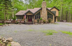 140 BOONES TRAIL, POCONO PINES, PA 18350