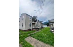 318 Maple Street, Smithers, WV 25186