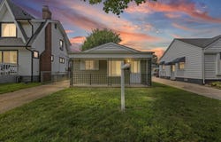 300 S Edgeworth Avenue, Royal Oak, MI 48067