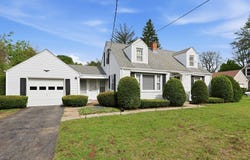 55 River Rd, Agawam, MA 01001