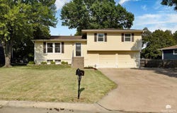 1308 Givens Road, Manhattan, KS 66503
