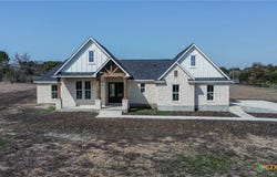 110 Lake Village Road, Seguin, TX 78155