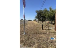 1 Deloris Dr, Harper, TX 78631