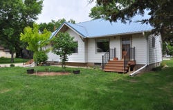 512 S Elm St, Kimball, SD 57355