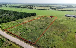 400 Vineyard View Trail, Carmine, TX 78932