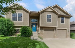 488 S 137th Place, Bonner Springs, KS 66012