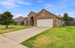 3221 Canary Lane, Midlothian, TX 76065
