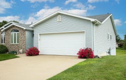 2419 Carstensen Dr, Waverly, IA 50677