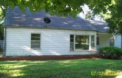900 Adams St, Fredonia, KS 66736