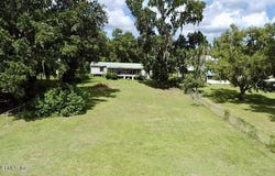 126 MIRROR LAKE Drive, Interlachen, FL 32148