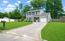 4 Green Terrace, Ridge, NY 11961
