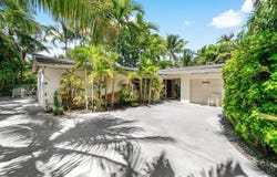 933 Laurel Road, North Palm Beach, FL 33408