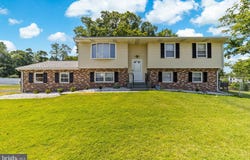 410 LEWISTOWN ROAD, COLUMBUS, NJ 08022