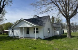 614 E Washington Street, Morocco, IN 47963