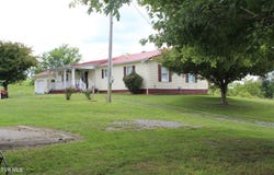 1704 Balls Chapel Road, Rose Hill, VA 24281