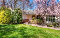 31 Cow Lane, Great Neck, NY 11024